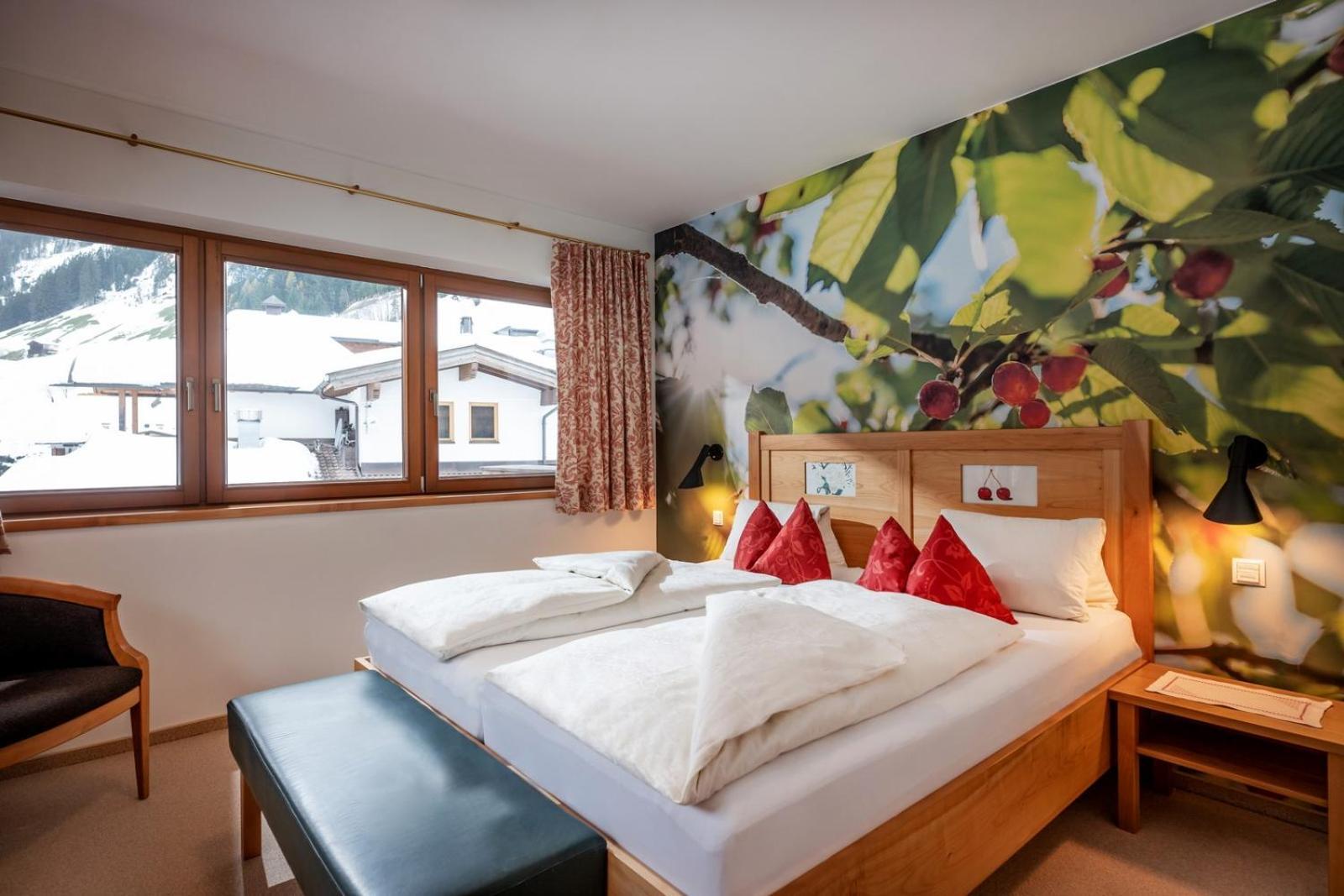 Natur- & Wanderhotel Tuxertal Extérieur photo