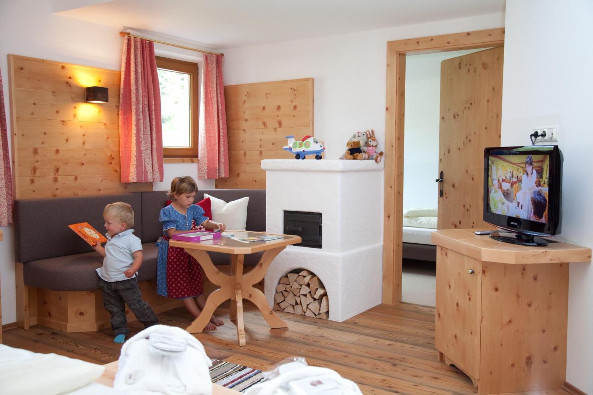 Natur- & Wanderhotel Tuxertal Extérieur photo