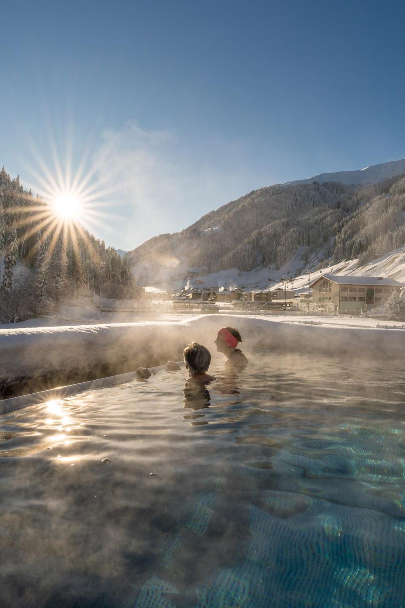 Natur- & Wanderhotel Tuxertal Extérieur photo