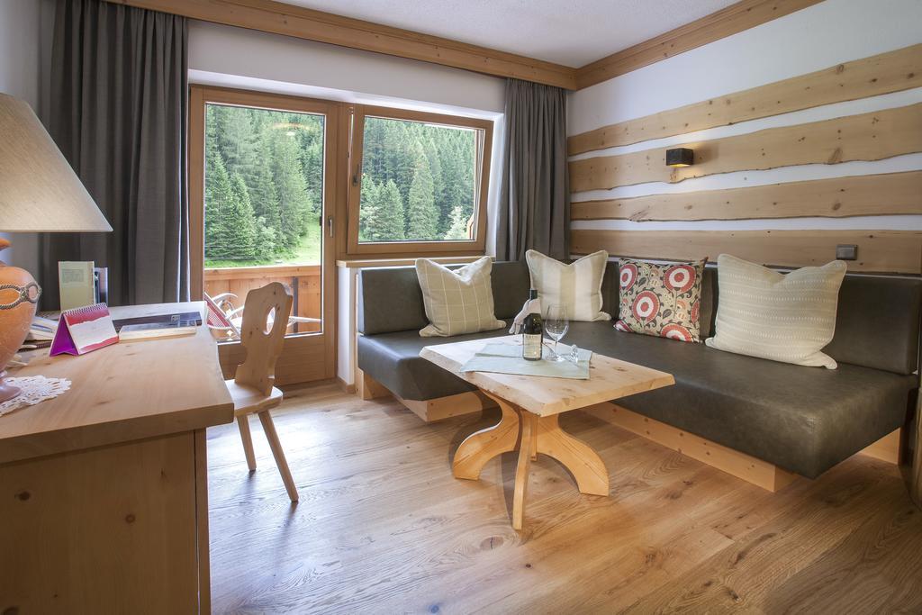 Natur- & Wanderhotel Tuxertal Chambre photo