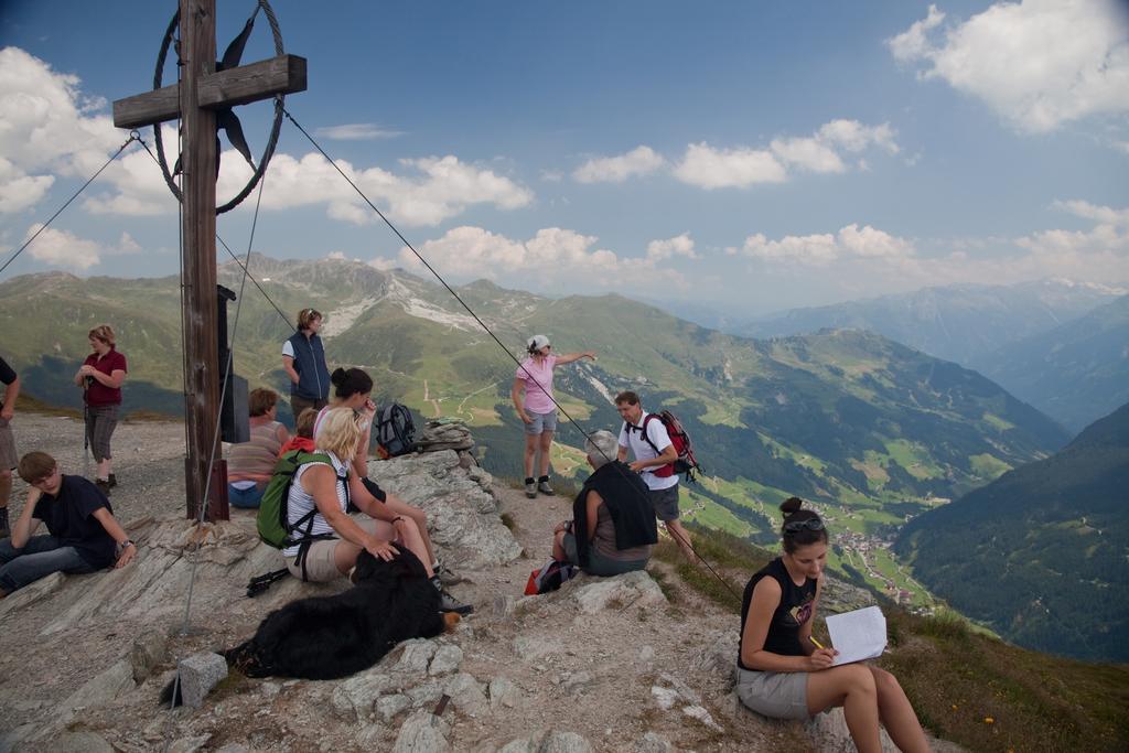 Natur- & Wanderhotel Tuxertal Extérieur photo