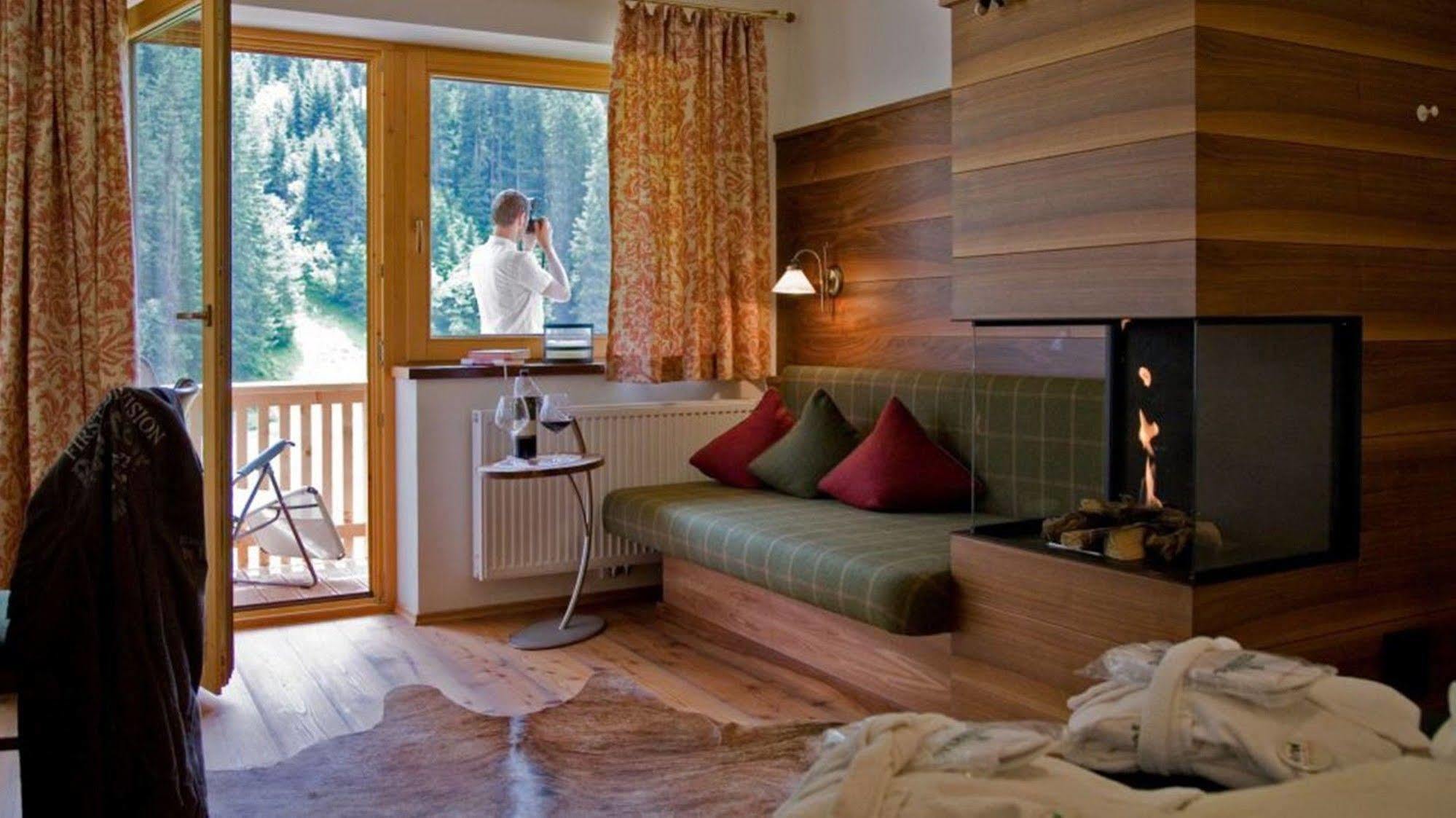 Natur- & Wanderhotel Tuxertal Extérieur photo