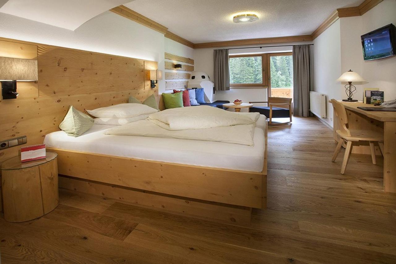 Natur- & Wanderhotel Tuxertal Chambre photo